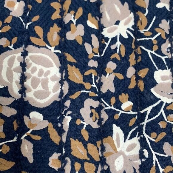 Universal Thread Quilted Tablet Case w/Tassel - Blue Floral, Made in India 10x8 - Picture 9 of 10